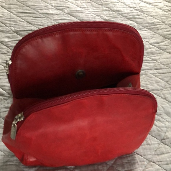 Gorgeous Red Leather Sling Pack - Picture 2 of 11